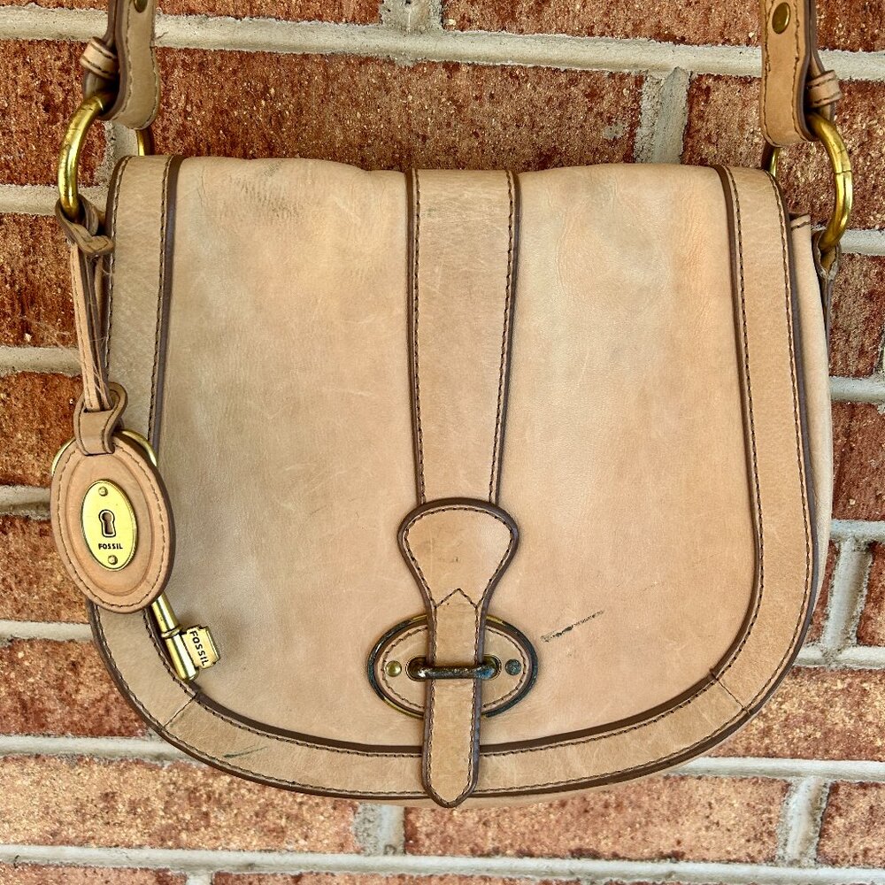 Fossil Vintage Reissue (VRI) Flap Saddle Crossbody Bag